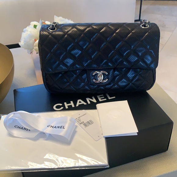 CHANEL Handbags - SOLD⛔️elsewhere! 🖤CHANEL